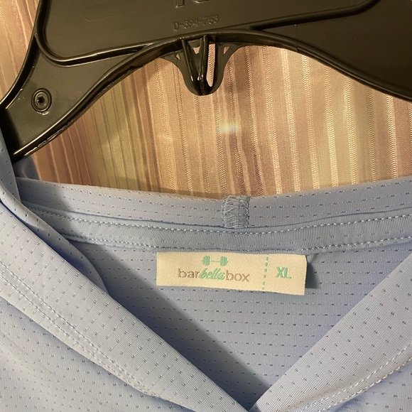 Barbella Box Hooded Muscle Tank - Picture 3 of 5